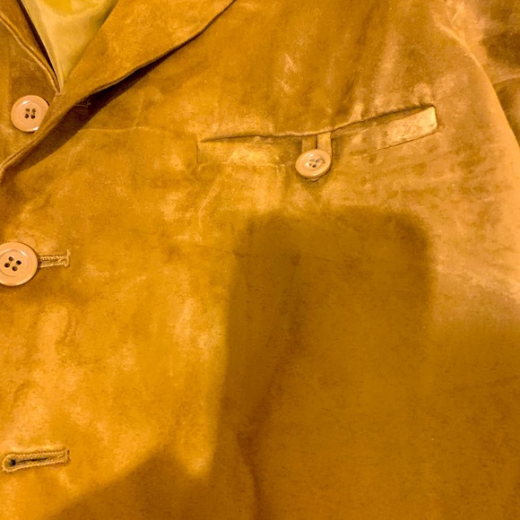 Suit - Picture 4 of 8